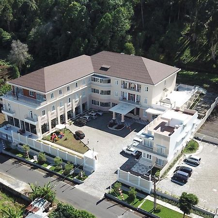 Hotel Villa Emitta Tomohon Exterior photo