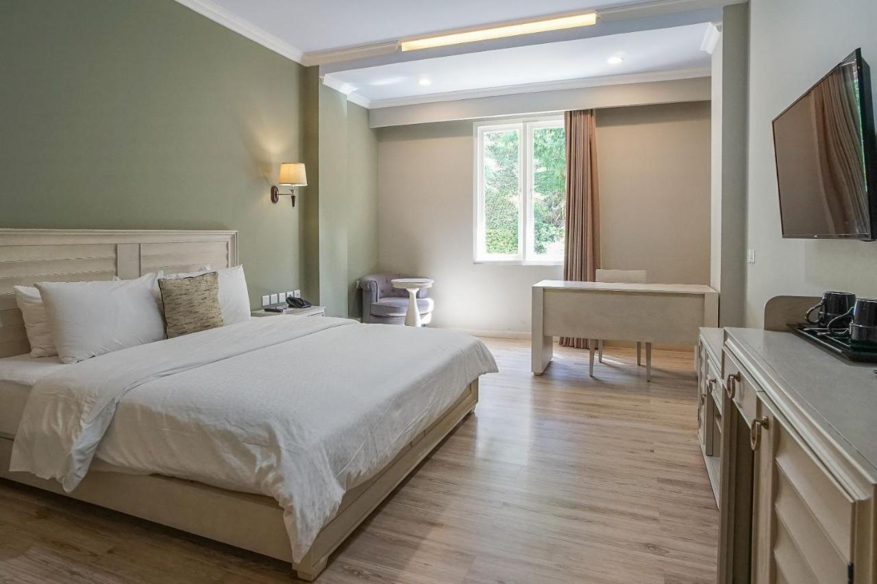 Hotel Villa Emitta Tomohon Exterior photo
