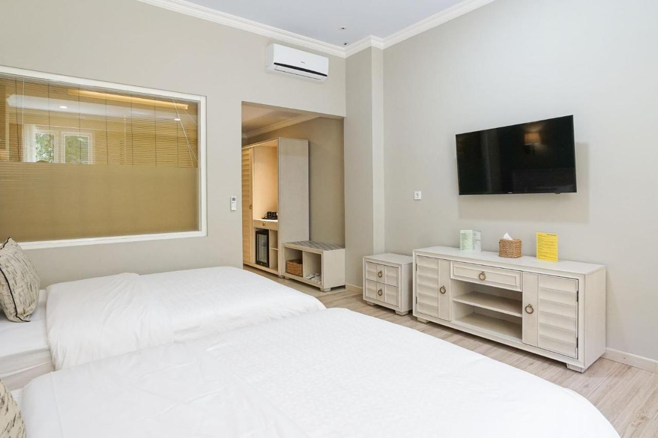 Hotel Villa Emitta Tomohon Exterior photo