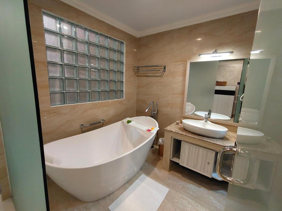 Hotel Villa Emitta Tomohon Exterior photo