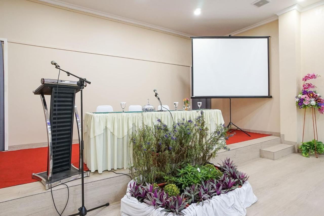 Hotel Villa Emitta Tomohon Exterior photo